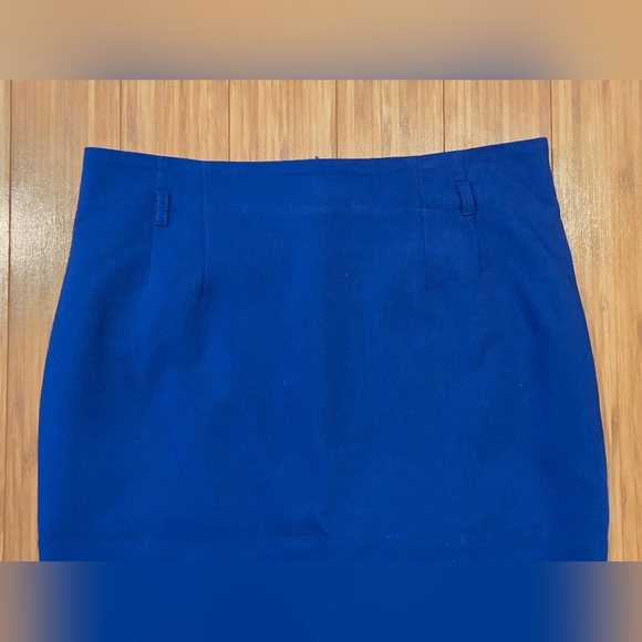 Elegant Blue Pencil Skirt - Picture 2 of 7